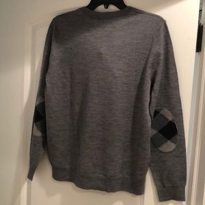 Women’s Burberry sweater